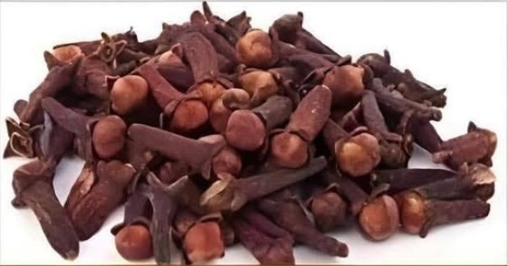 🌿 Los sorprendentes beneficios del clavo de olor: un remedio natural para tu bienestar